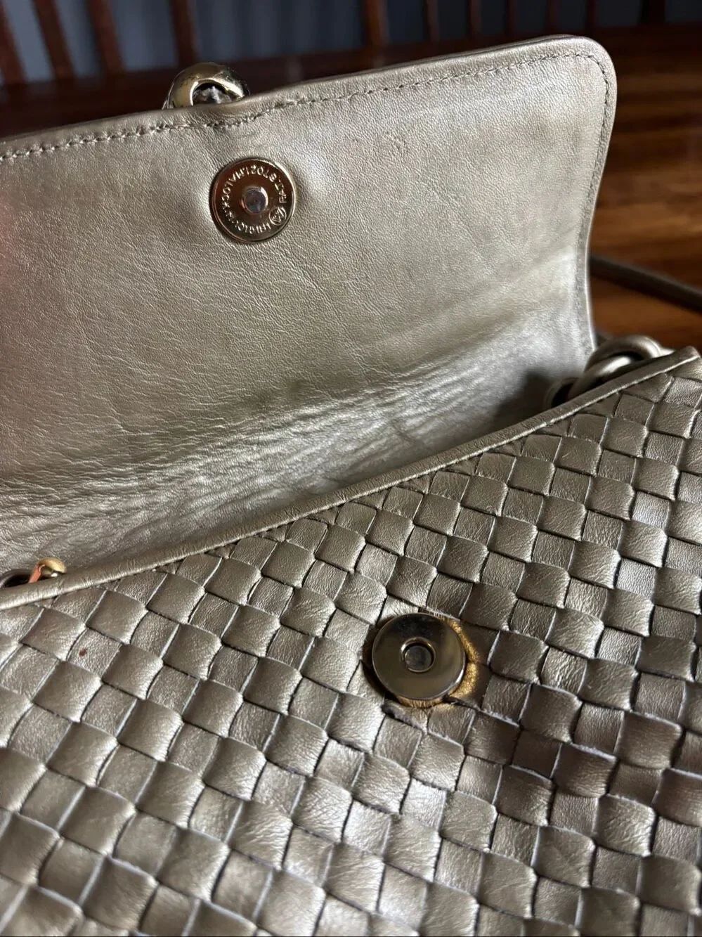 Small gold Crossbody purse - Picture 6 of 6